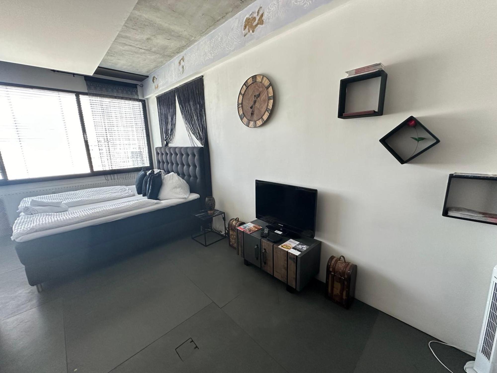 Apartment Am Schwedenplatz Вена Экстерьер фото