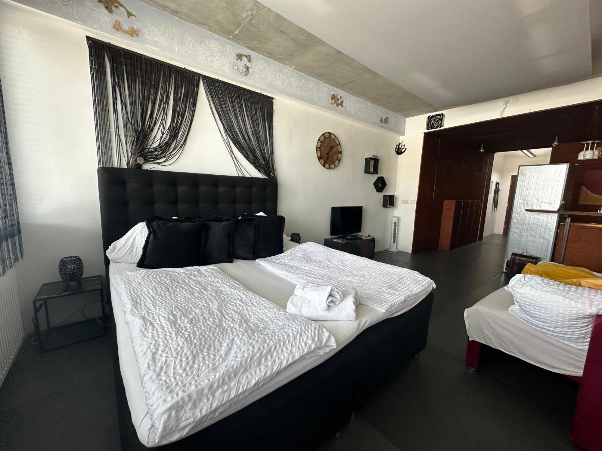 Apartment Am Schwedenplatz Вена Экстерьер фото